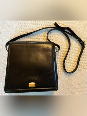 Vintage Bally Black Leather Crossbody Bag with Flap Closure and Adjustable Strap
